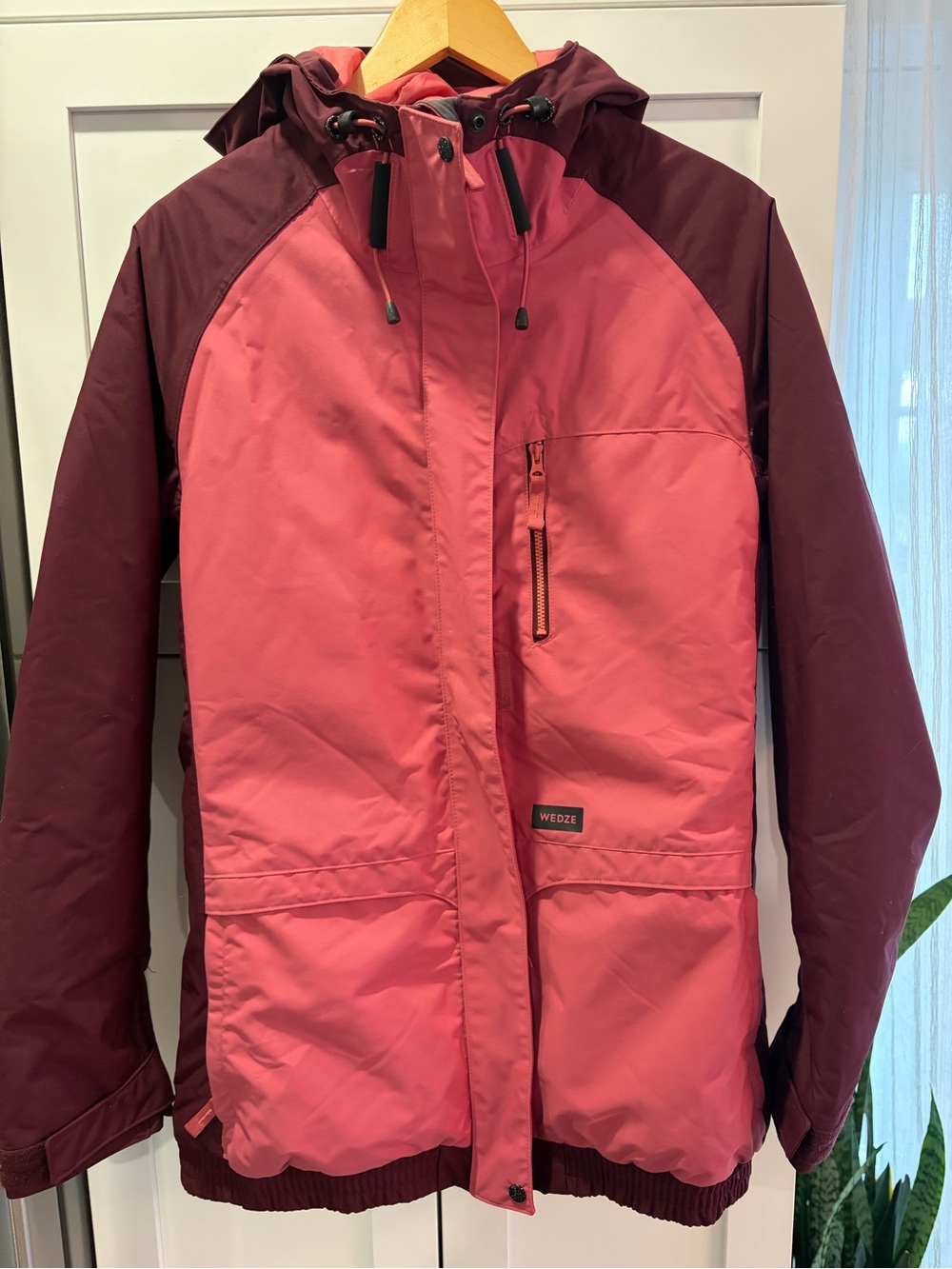 Wedze Women's Two-Tone Rose Pink & Burgundy Ski Jacket with Hood
